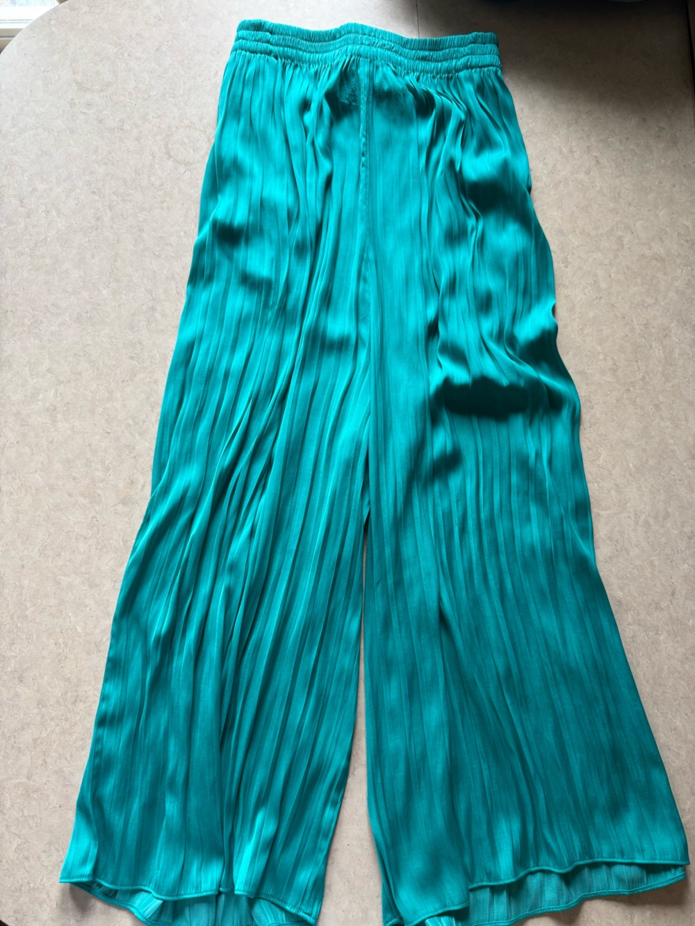 ZARA Green Pleated pants